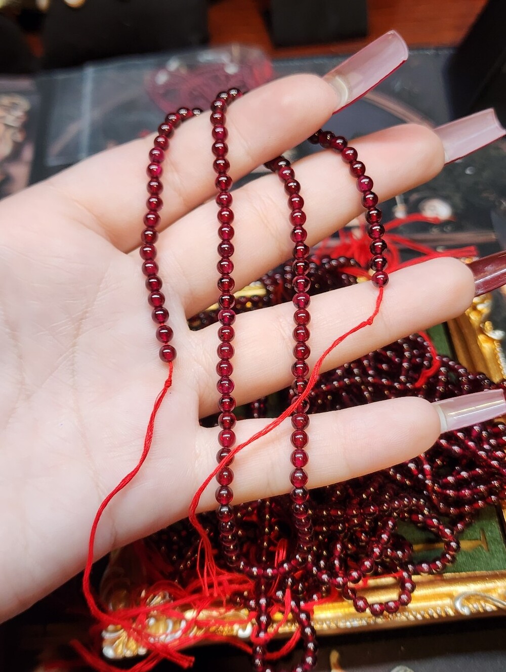 (1) Garnet Bead Strand 3mm - Picture 2 of 2